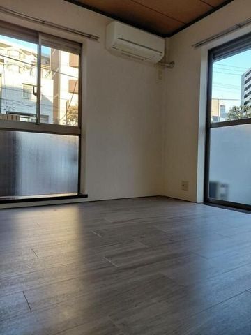 �y���ԁE���r���O�z�@