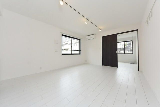 �y���ԁE���r���O�z�@