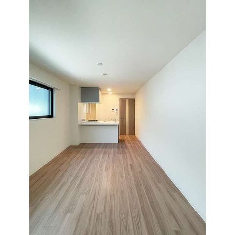 �y�����E���r���O�z�@