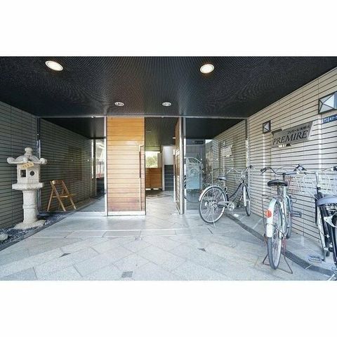 �y�G���g�����X�z�@