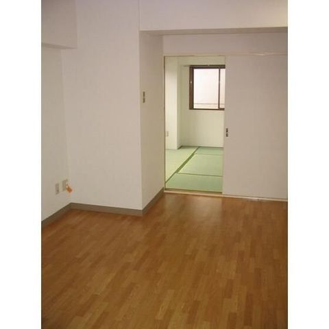 �y���ԁE���r���O�z�@