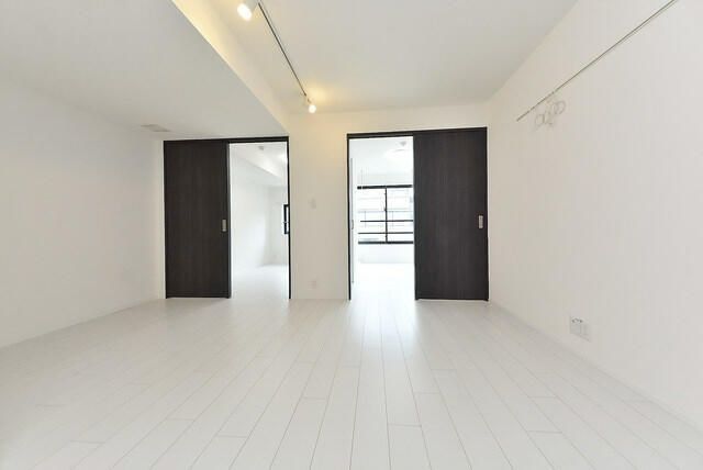 �y���ԁE���r���O�z�@