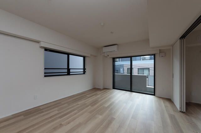 �y���ԁE���r���O�z�@