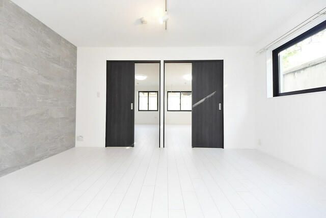 �y���ԁE���r���O�z�@