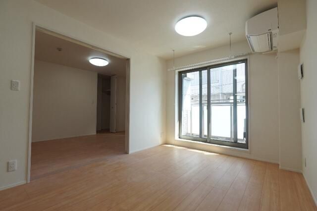 �y���ԁE���r���O�z�@