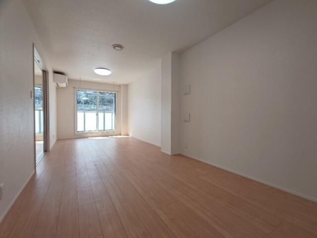 �y�����E���r���O�z�@