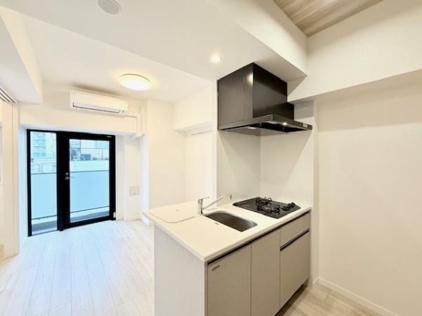 �y���ԁE���r���O�z�@