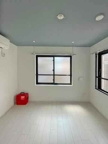 �y���ԁE���r���O�z�@