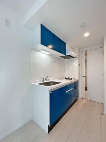 �y�L�b�`���z�@