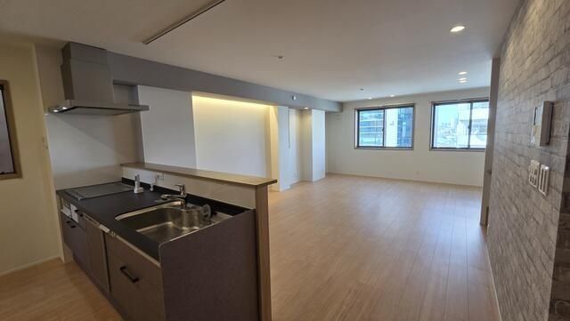 �y���ԁE���r���O�z�@