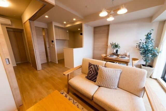 �y���ԁE���r���O�z�@