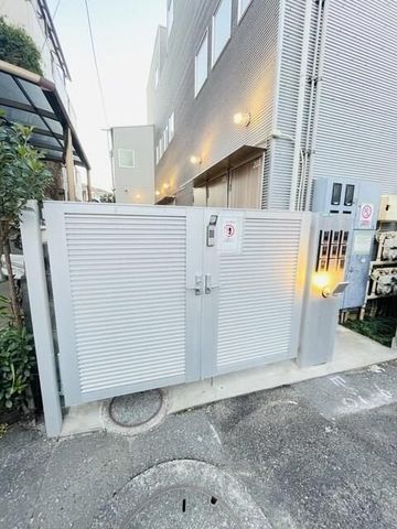 �y�G���g�����X�z�@