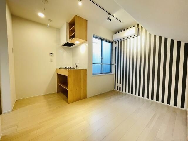 �y���ԁE���r���O�z�@