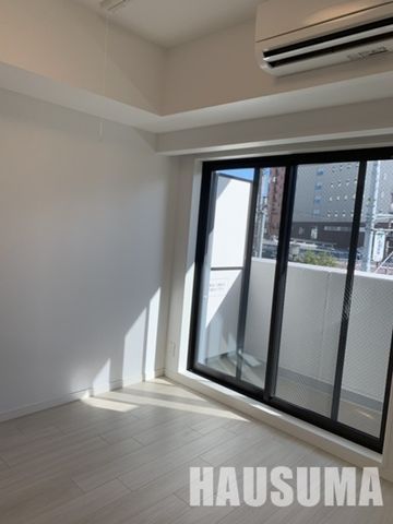 �y���ԁE���r���O�z�@���������^�C�v�Q�l�ʐ^�A�J�������قȂ�܂�