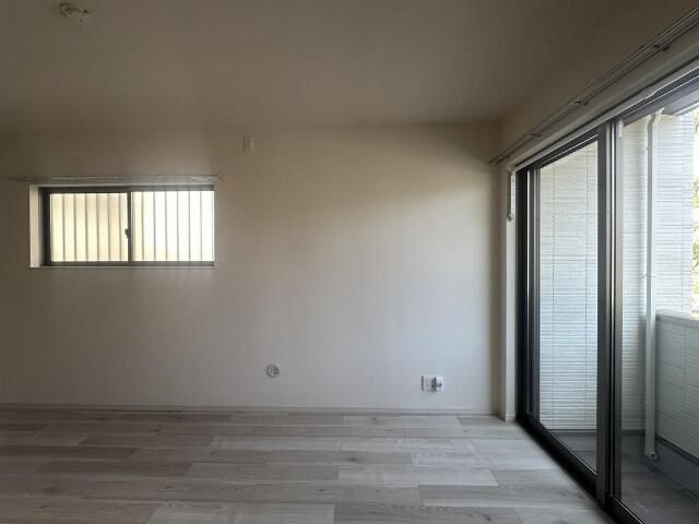 �y���ԁE���r���O�z�@