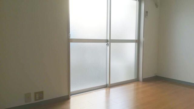 �y���ԁE���r���O�z�@