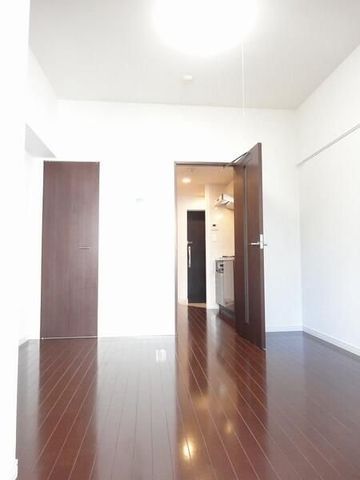 �y���ԁE���r���O�z�@