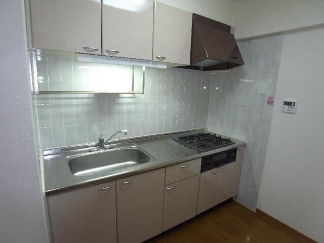 �y�L�b�`���z�@