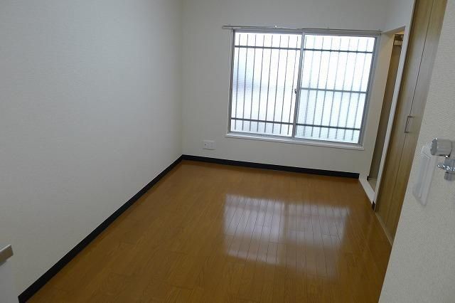 �y���ԁE���r���O�z�@