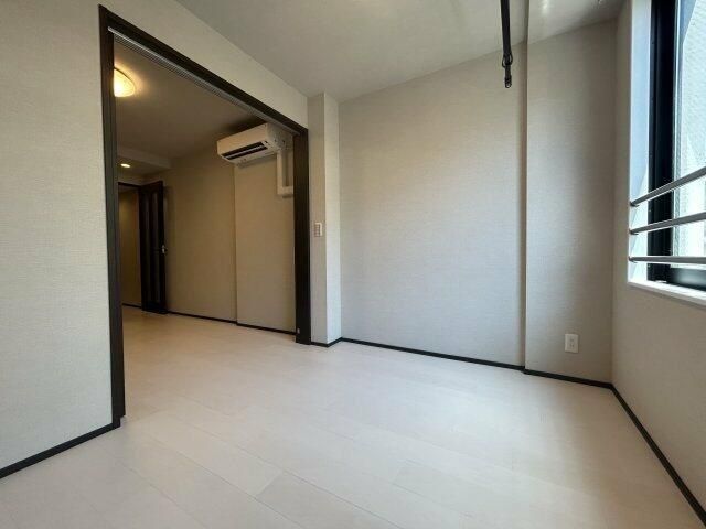 �y�����E���r���O�z�@