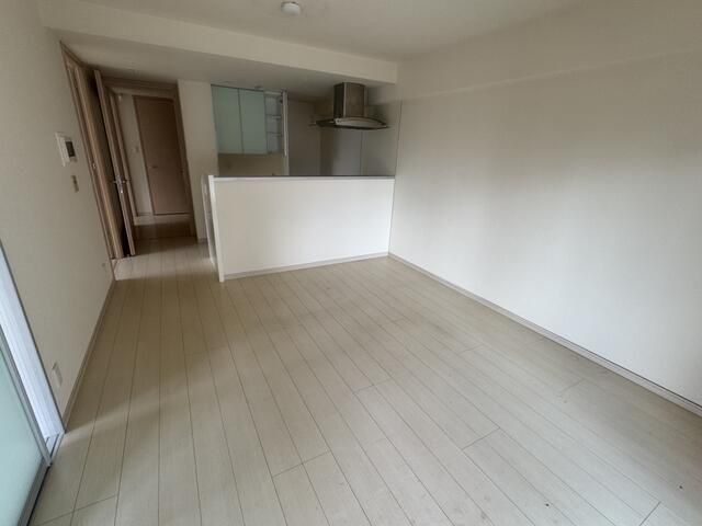 �y�����E���r���O�z�@