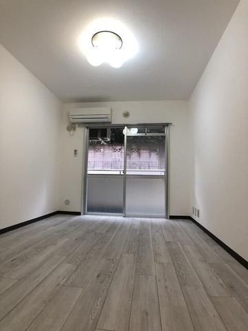 �y���ԁE���r���O�z�@