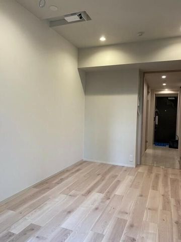 �y�����E���r���O�z�@