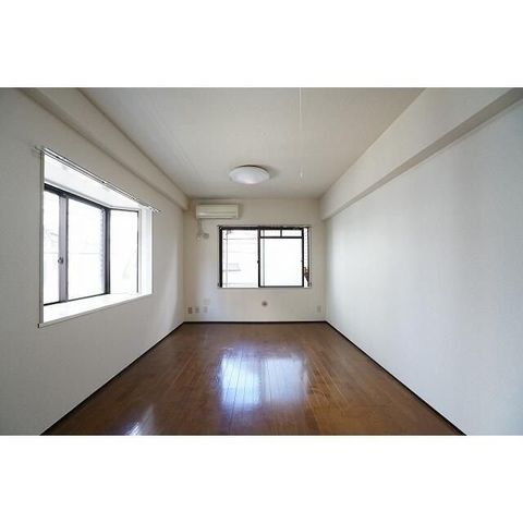 �y���ԁE���r���O�z�@