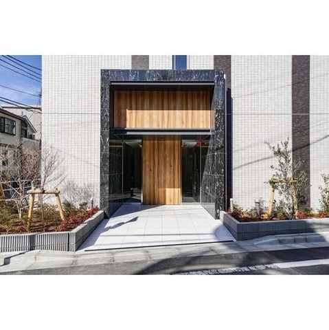 �y�G���g�����X�z�@