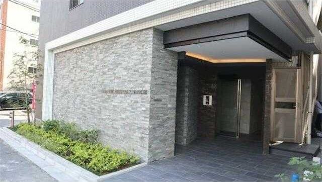 �y�G���g�����X�z�@