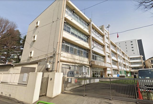 �y���Ӂz�@���旧�u����񏬊w�Z �k��1���B 50m