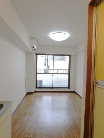 �y���ԁE���r���O�z�@