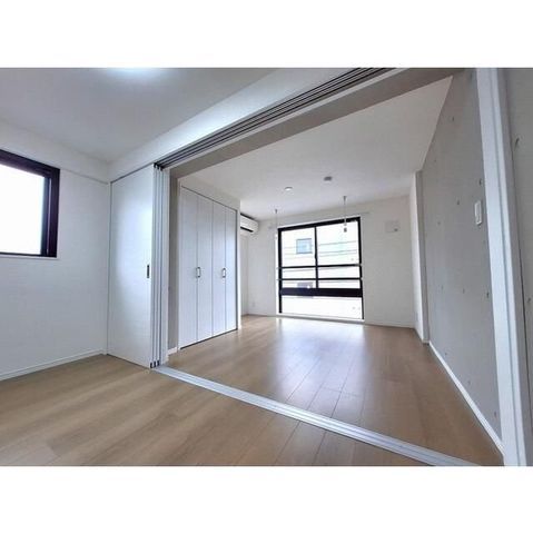 �y���ԁE���r���O�z�@