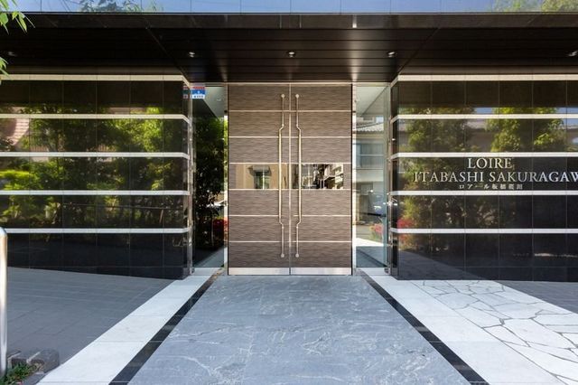 �y�G���g�����X�z�@