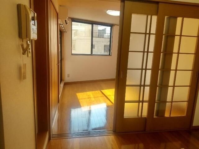 �y���ԁE���r���O�z�@