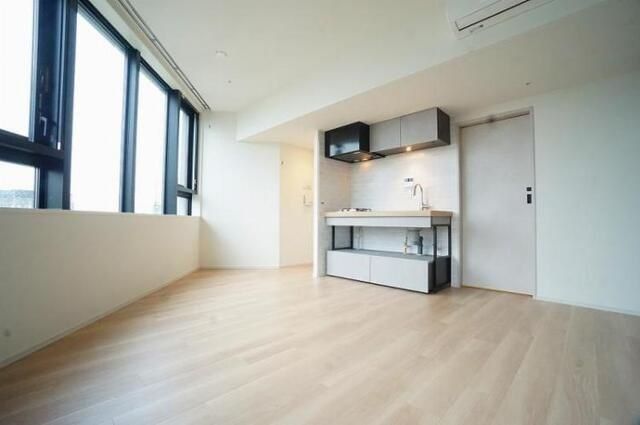 �y���ԁE���r���O�z�@