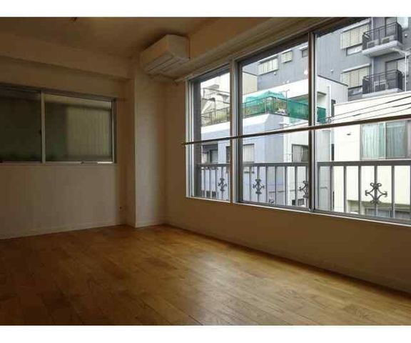 �y���ԁE���r���O�z�@