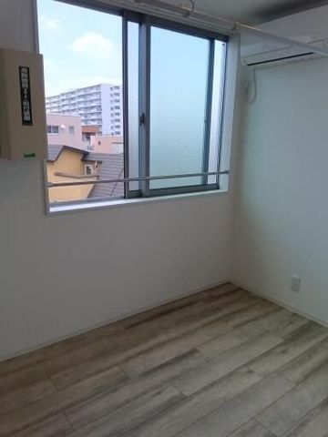 �y���ԁE���r���O�z�@