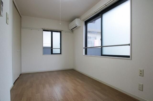 �y���ԁE���r���O�z�@