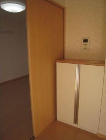�y���̑��ݔ��z�@���j�^�[�t���C���^�[�z��