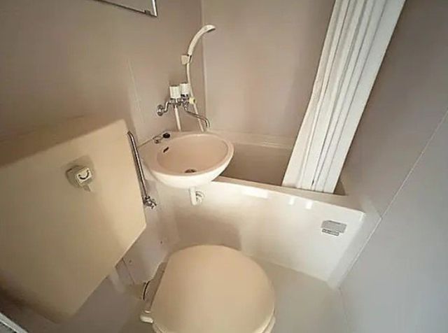 �y�g�C���z�@�o�X