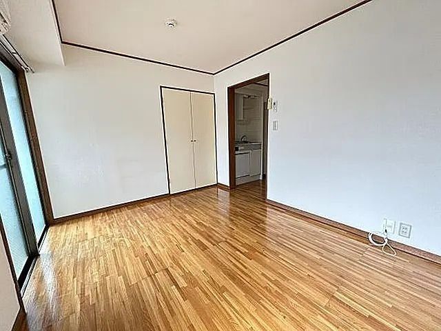 �y���ԁE���r���O�z�@