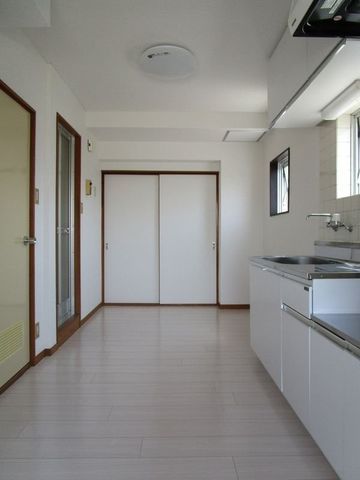 �y���̑��ݔ��z�@