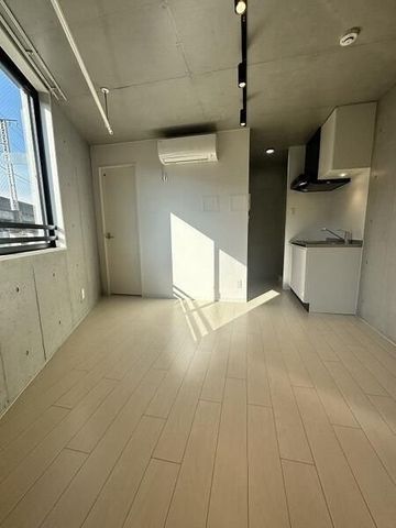 �y���ԁE���r���O�z�@