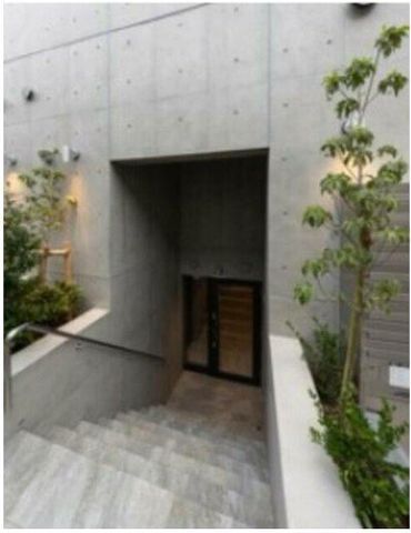 �y�G���g�����X�z�@