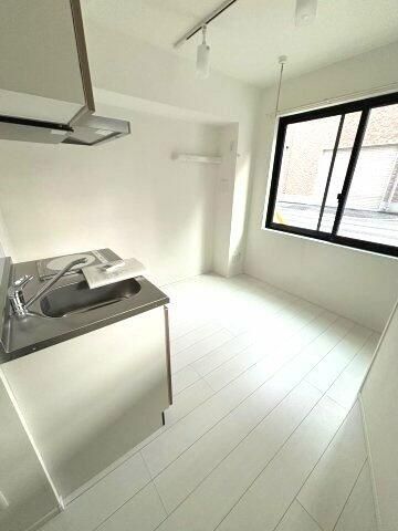 �y���ԁE���r���O�z�@