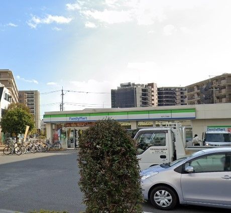 �y���Ӂz�@�t�@�~���[�}�[�g�≺�񒚖ړX �k��11���B 850m