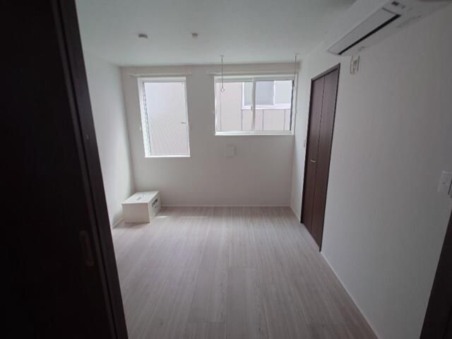 �y���ԁE���r���O�z�@