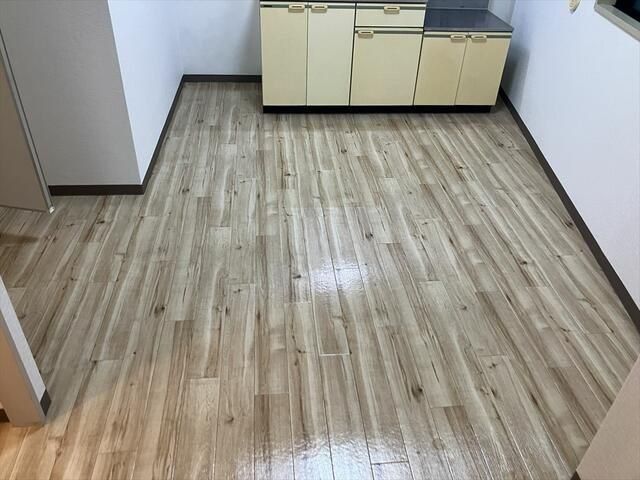 �y���ԁE���r���O�z�@