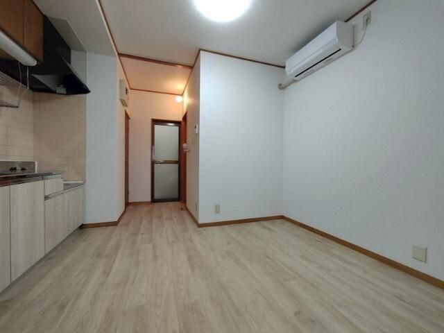 �y���ԁE���r���O�z�@